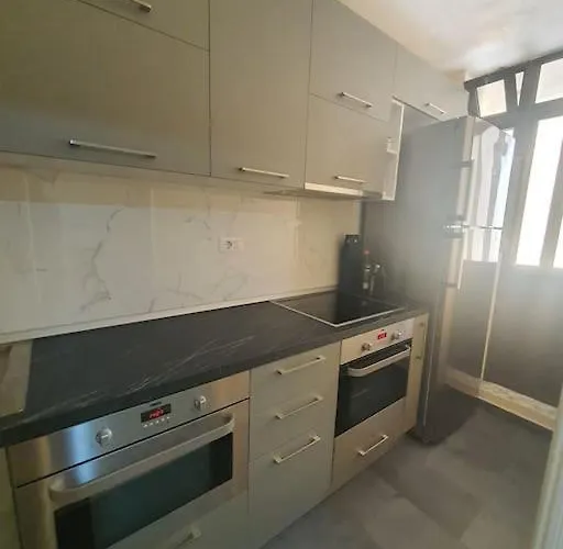 Chic Escape Near Blloku 地拉那