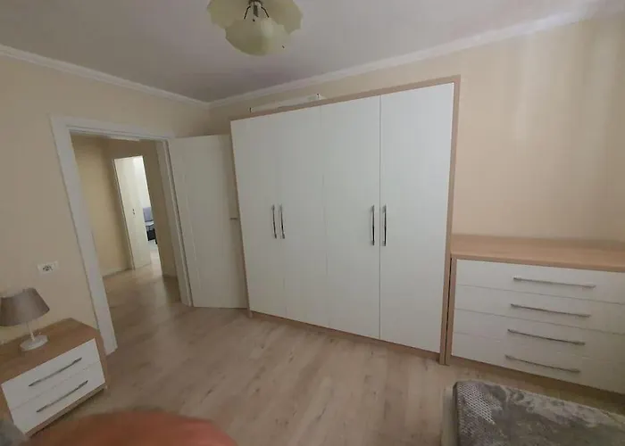 Chic Escape Near Blloku 地拉那